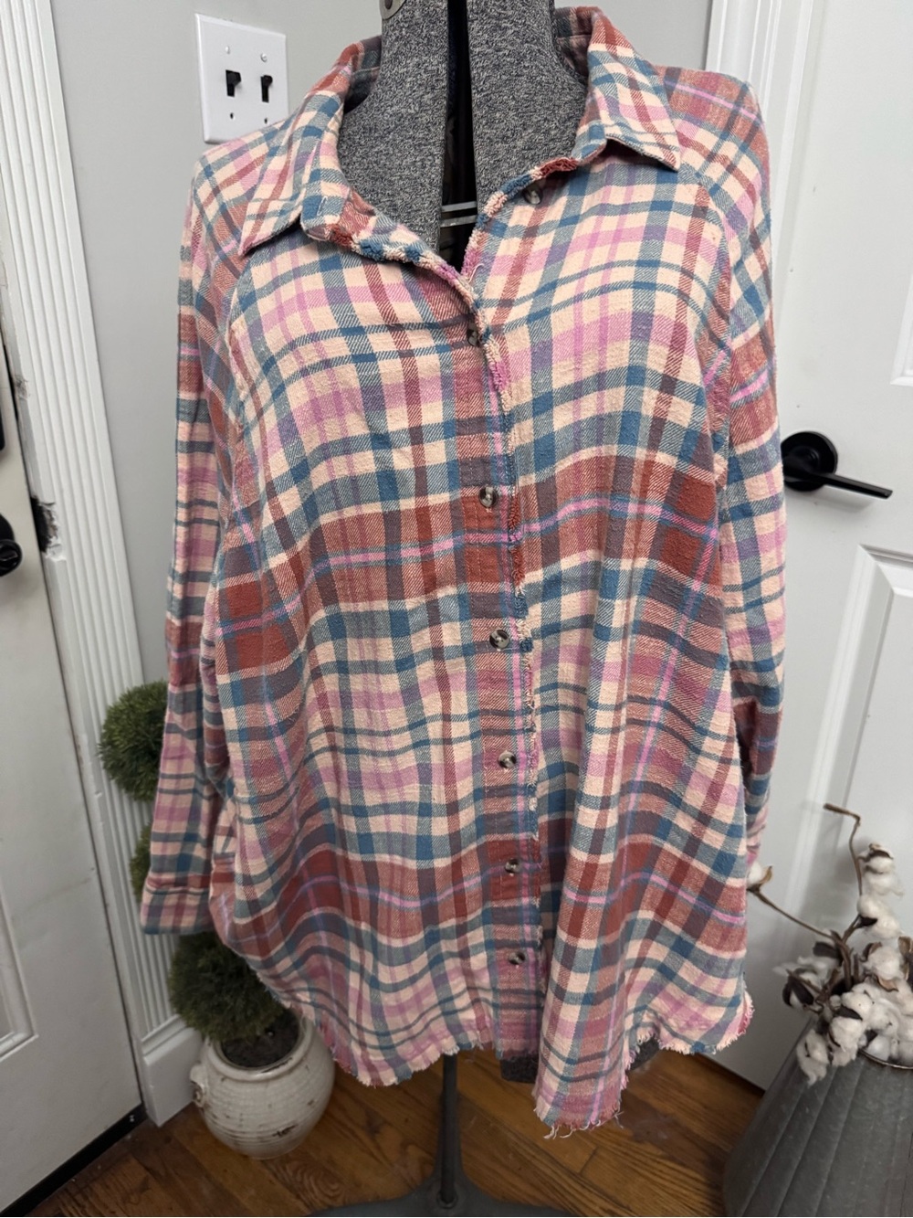 Women’s Lucky Brand Plaid Button-Front Shirt distressed- Pink Multi XL